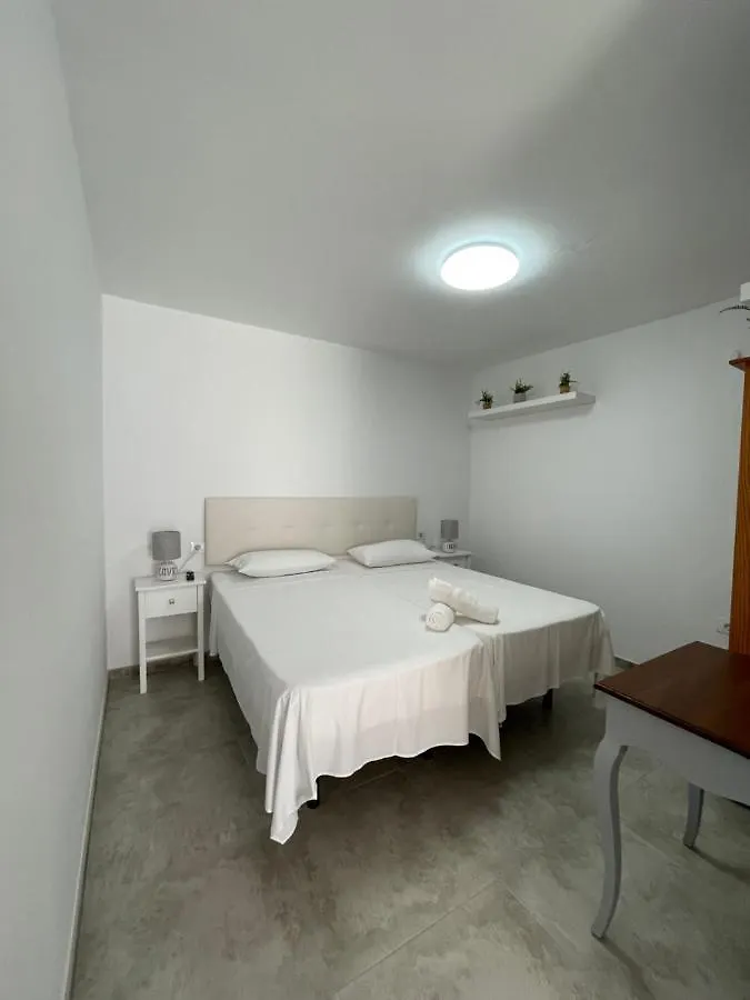 Apartamentos Elena Lajares