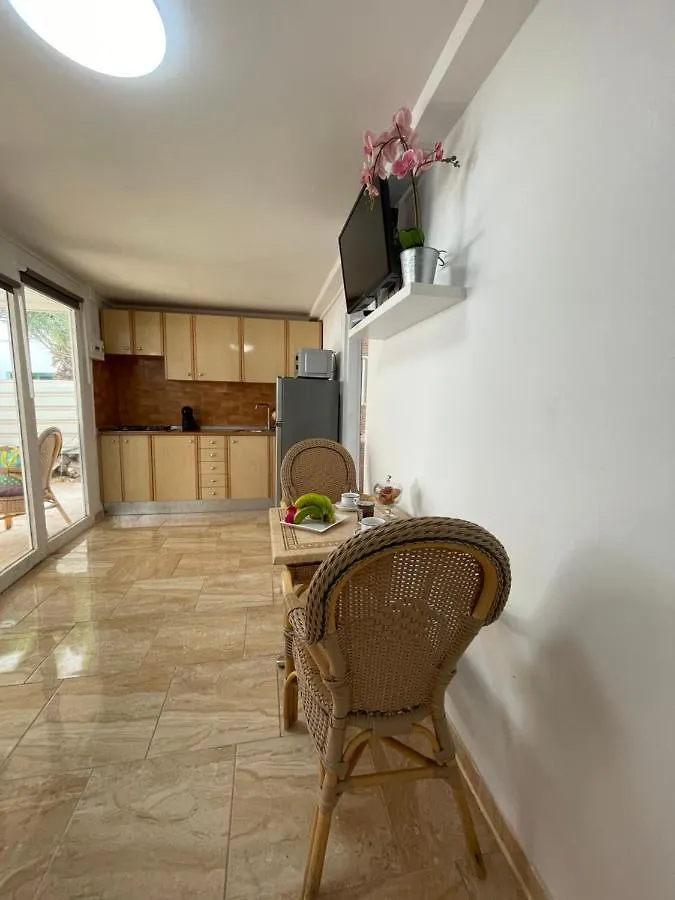 Apartamentos Elena Lajares España