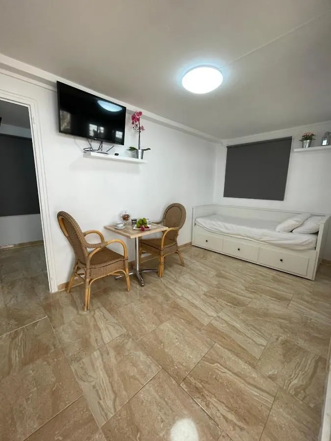 Apartamentos Elena Lajares