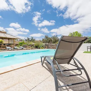  Villa Casa Yukka With Heated Pool